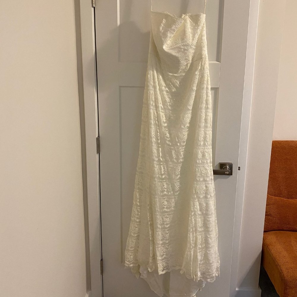 Galina Wedding Dress (VW9340); NEVER WORN; Size 10; Color: Ivory